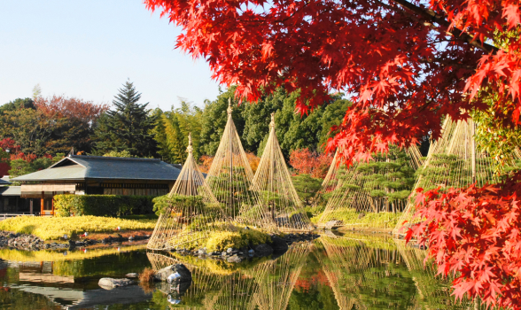 Vườn Shirotori nằm ở thành phố Nagoya được thiết kế mô phỏng theo địa hình của vùng Chubu.